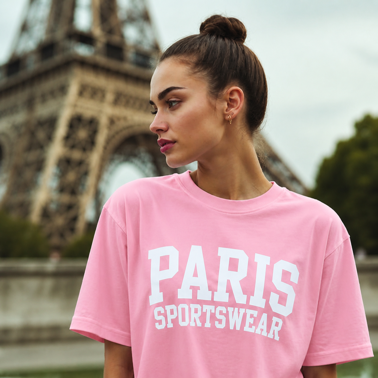 Paris Sportswear Logo Oversized T-Shirt for Women – Blue Casual Graphic Tee Women’s Paris Sportswear Graphic T-Shirt – Relaxed Fit Streetwear Top
