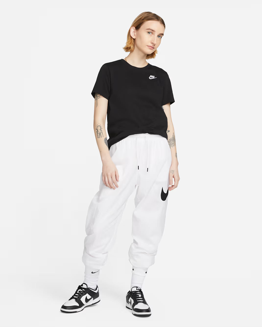 Nike Sportswear Club Essentials Women&