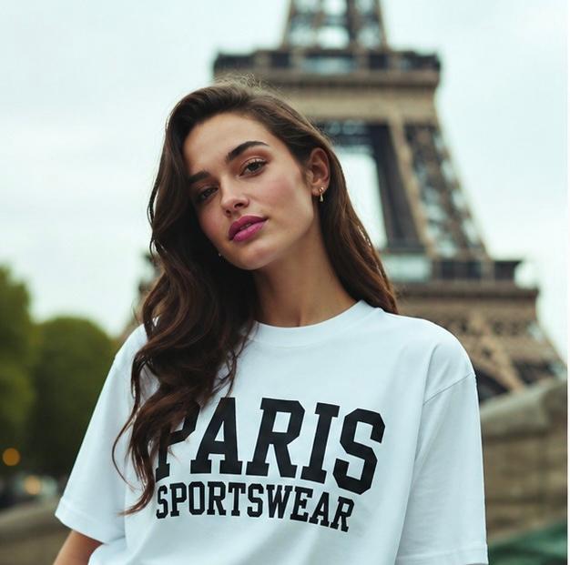 Paris Sportswear Logo Oversized T-Shirt for Women – Blue Casual Graphic Tee Women’s Paris Sportswear Graphic T-Shirt – Relaxed Fit Streetwear Top